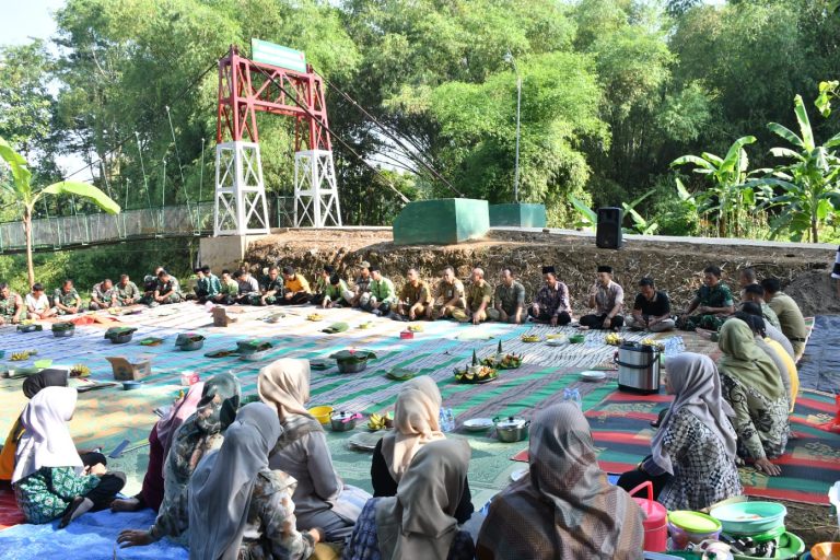 Jembatan Yang Dinanti Sudah Terwujud, Masyarakat Desa Jalen dan Dadapan Adakan Syukuran