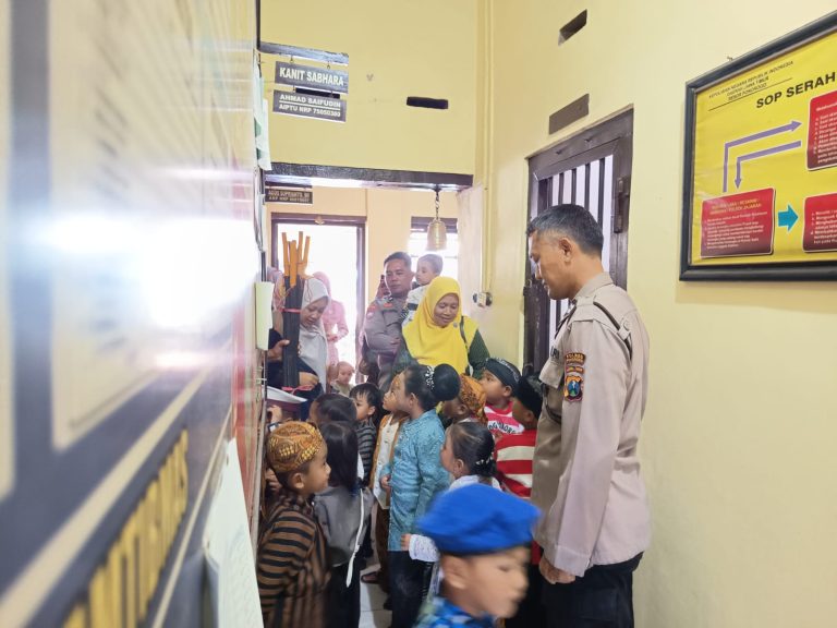 Polsek Sampung Terima Kunjungan Edukasi KB Harapan Bunda, Kenalkan Tugas Kepolisian Sejak Dini