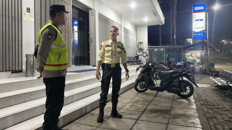 PATROLI KRYD POLSEK SLAHUNG JAGA KEAMANAN WILAYAH, SITUASI KONDUSIF