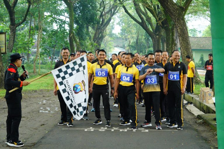 POLRES PONOROGO GELAR TES KESAMAPTAAN JASMANI , PASTIKAN KESIAPAN FISIK PERSONEL