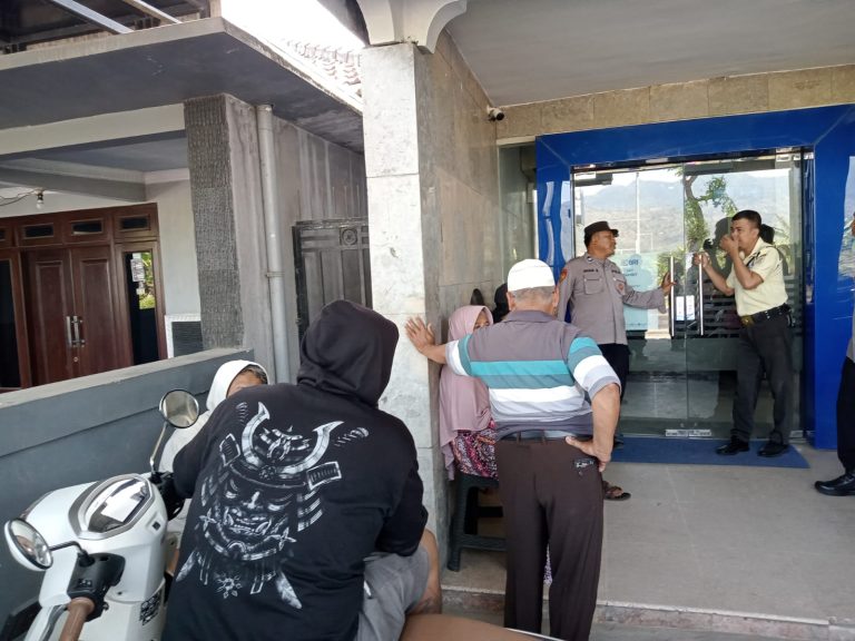 Patroli KRYD Polsek Sambit, Antisipasi Gangguan Kamtibmas dan Jaga Stabilitas Wilayah
