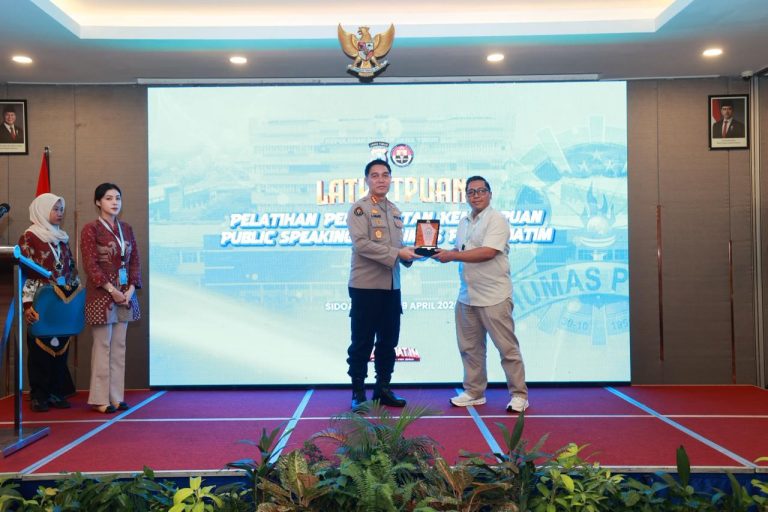 Pelatihan Public Speaking, Kabid Humas Polda Jatim: Humas Harus Jadi Komunikator Efektif di Era Digital