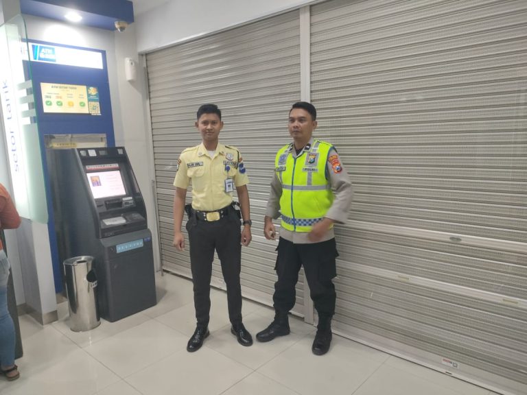 PATROLI BLUE LIGHT POLSEK PONOROGO, PERKUAT PENGAMANAN MALAM DAN ANTISIPASI 3C