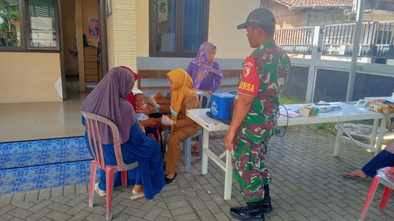 Peduli Kesehatan Warga, Babinsa Kodim Ponorogo Aktif Pendampingan Posyandu ILP