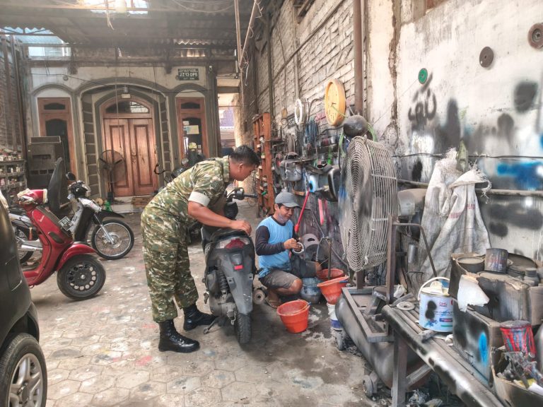 Komsos, Dorong Kesuksesan Tugas Babinsa Kodim Ponorogo di Desa Binaan