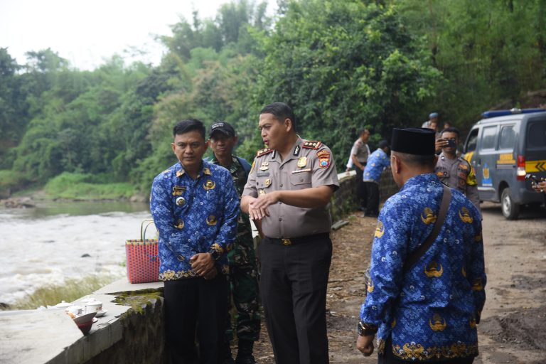 Polres Bondowoso Bangun Jembatan Merah Putih Presisi Hadirkan Manfaat Nyata bagi Warga