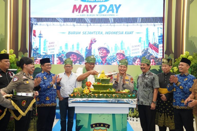 Berkunjung ke Mapolda Riau, Menteri Lingkungan Hidup Dorong Replikasi Green Policing Secara Nasional