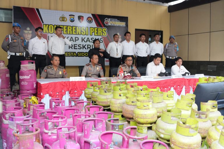 Polresta Sidoarjo Ungkap Sindikat LPG Oplosan di Rumah Kontrakan Amankan Dua Tersangka