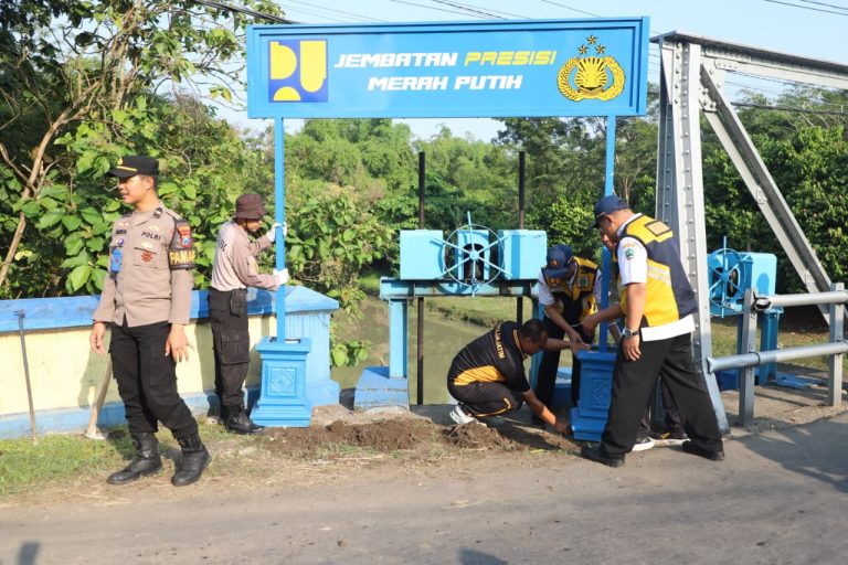 Polres Magetan Revitalisasi Jembatan Mangge untuk Masyarakat