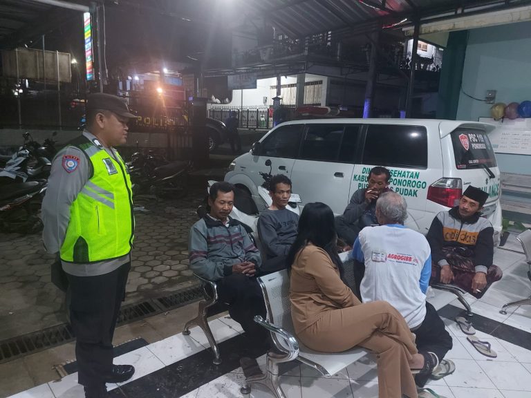 Polsek Pudak Intensifkan Patroli Blue Light untuk Jaga Kamtibmas Wilayah