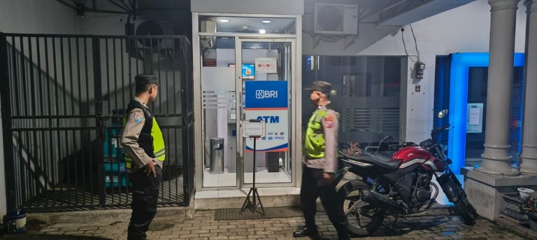 POLSEK SOOKO LAKSANAKAN PATROLI KRYD HARKAMTIBMAS UNTUK MENJAGA SITUASI WILAYAH TETAP KONDUSIF