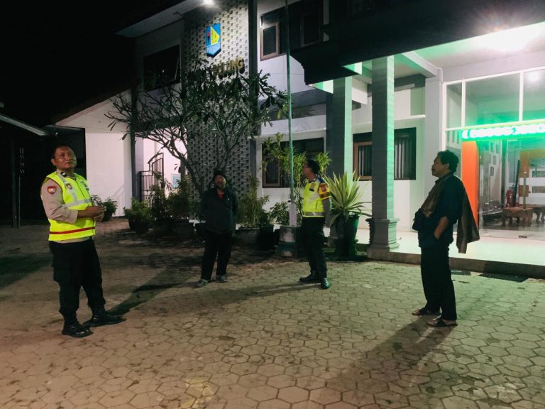 POLSEK PULUNG LAKSANAKAN PATROLI PRESISI MALAM HARI UNTUK ANTISIPASI GANGGUAN KAMTIBMAS