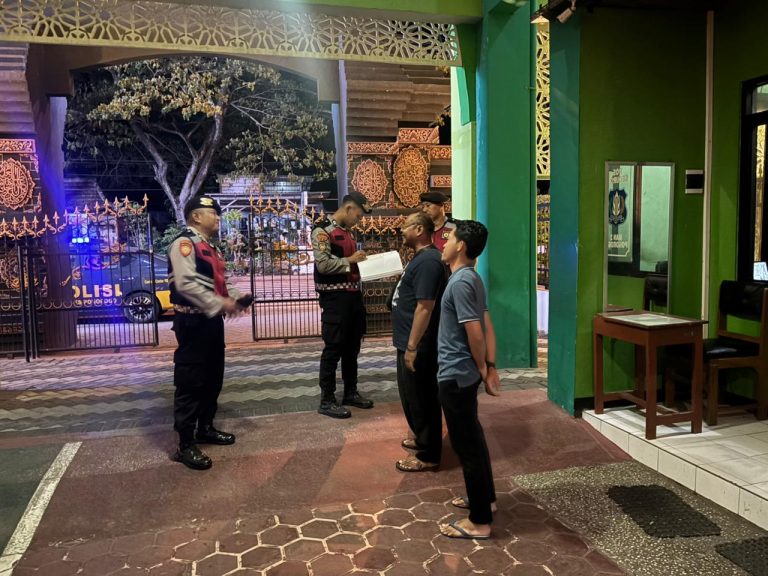 Sat Samapta Polres Ponorogo Gencarkan Patroli Antisipasi Tindak Kejahatan di Malam Hari