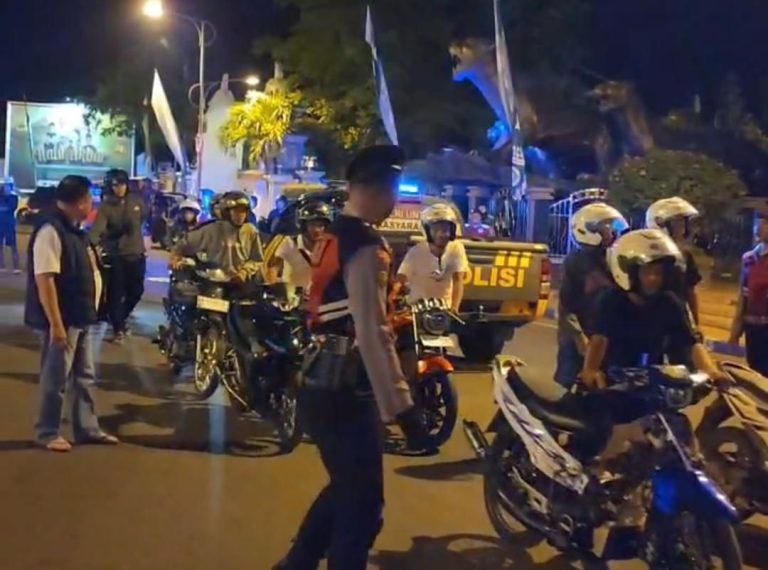 SATLANTAS POLRES PONOROGO INTENSIFKAN PATROLI MALAM DAN PENERTIBAN BALAP LIAR