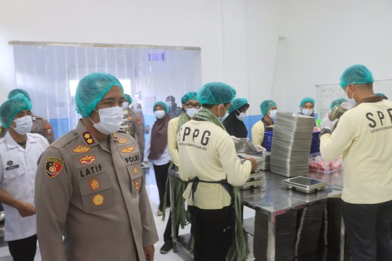 SPPG Polres Probolinggo di Maron Distribusikan 2.441 Penerima Manfaat MBG