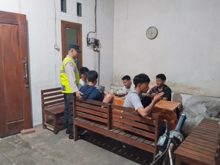 Patroli Presisi Polsek Ngrayun Perkuat Harkamtibmas dan Antisipasi Gangguan 3C