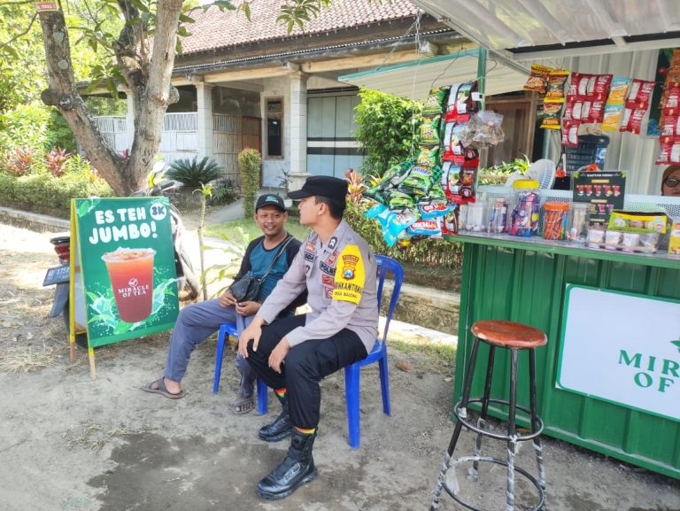 PATROLI PRESISI POLSEK BALONG ANTISIPASI PREMANISME DAN GANGGUAN KAMTIBMAS