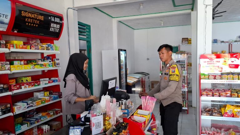 PATROLI PRESISI POLSEK NGRAYUN INTENSIFKAN HARKAMTIBMAS DAN ANTISIPASI BENCANA ALAM