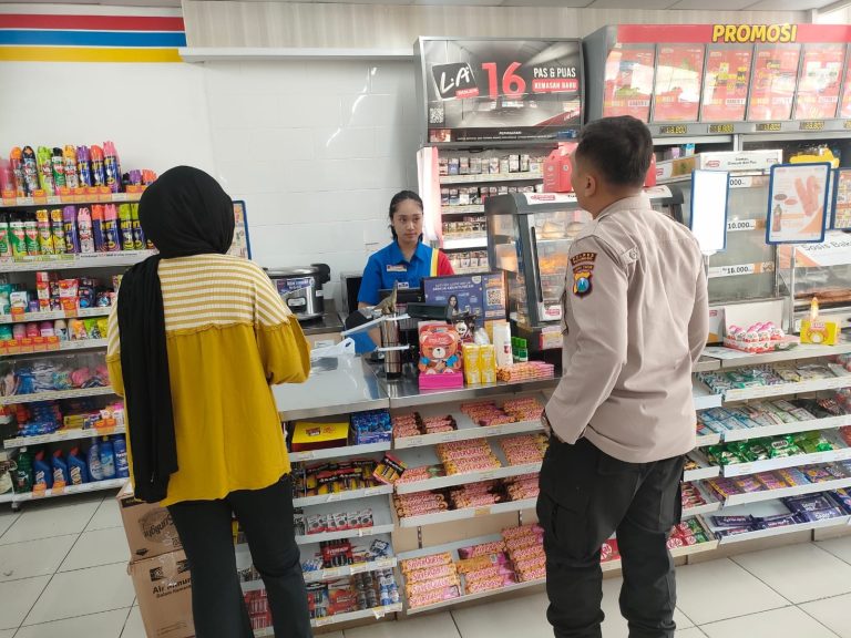 PATROLI KRYD POLSEK SIMAN TINGKATKAN HARKAMTIBMAS DAN ANTISIPASI 3C
