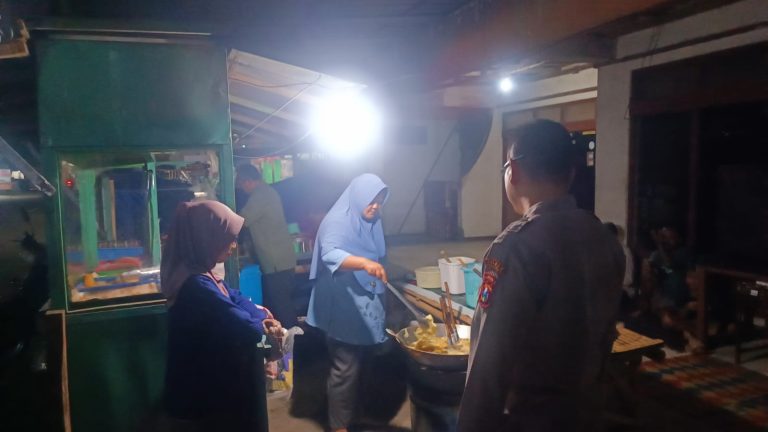 PATROLI BLUE LIGHT POLSEK BALONG ANTISIPASI 3C DAN LAKA LANTAS DI WILAYAH HUKUM BALONG