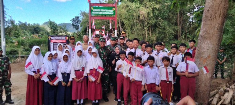 Kunjungan Pangdam V/Brawijaya Tinjau Jembatan Perintis Garuda di Kecamatan Bungkal