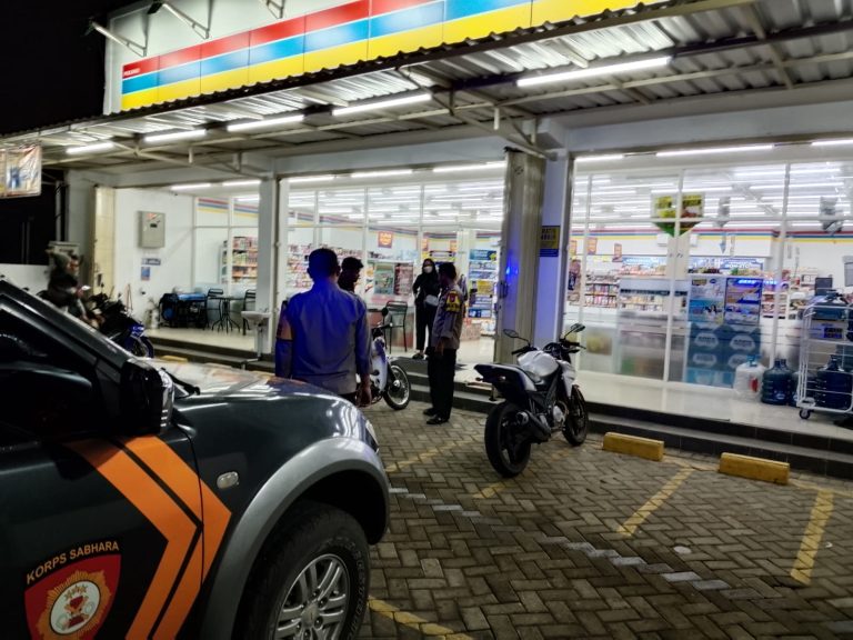 Patroli Malam Polsek Pulung Intensifkan Pengamanan dan Antisipasi Gangguan Kamtibmas