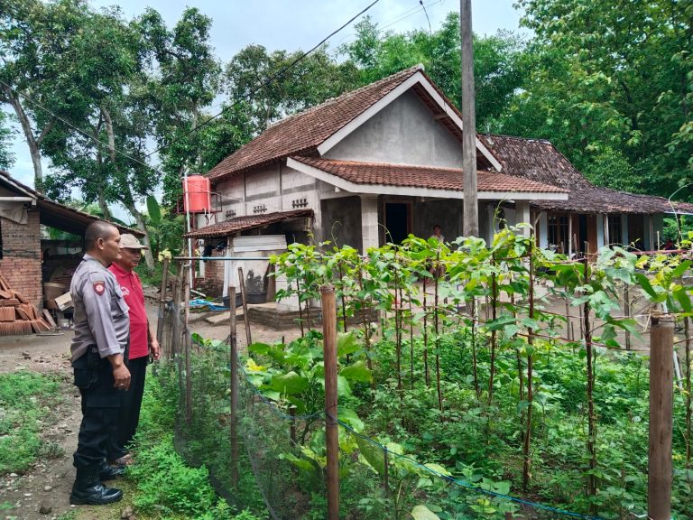 BHABINKAMTIBMAS DESA CARANGREJO SAMBANG WARGA WUJUDKAN KAMTIBMAS KONDUSIF