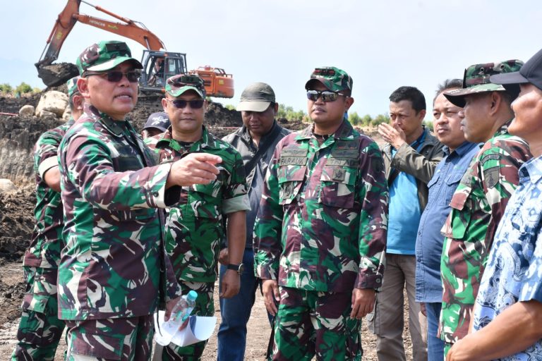 Dandim Ponorogo Dampingi Tim Pengawas Pembangunan Brigif / Yonif TP 530/RK Ponorogo