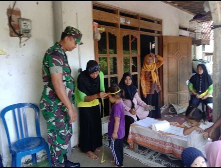 Dukung Peningkatan Kesehatan Masyarakat, Babinsa Kodim Ponorogo Pendampingan Posyandu Balita