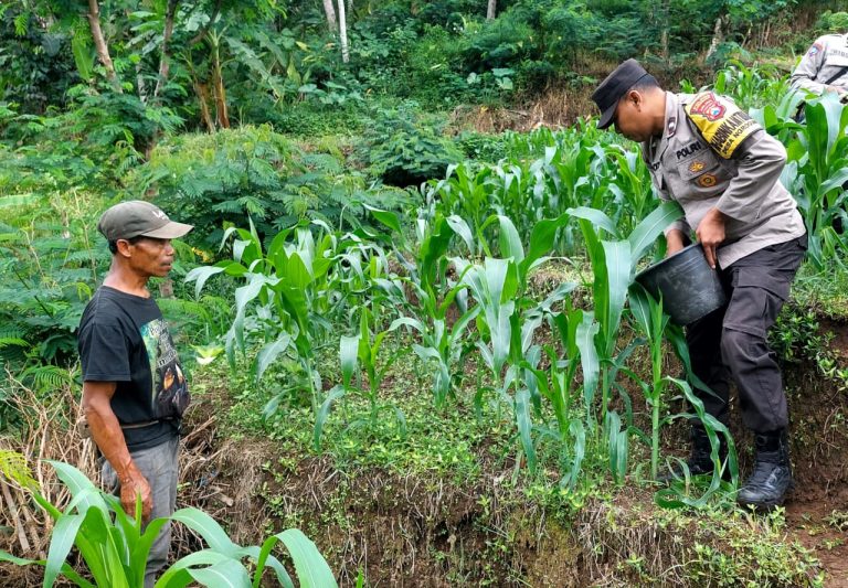 Polisi Dorong Pemanfaatan Lahan Pertanian di Desa Ngrogung untuk Tingkatkan Kesejahteraan Warga