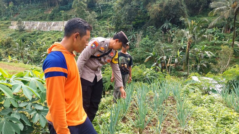 BHABINKAMTIBMAS DESA SAHANG LAKSANAKAN PEMBINAAN KAMTIBMAS KEPADA PEMUDA