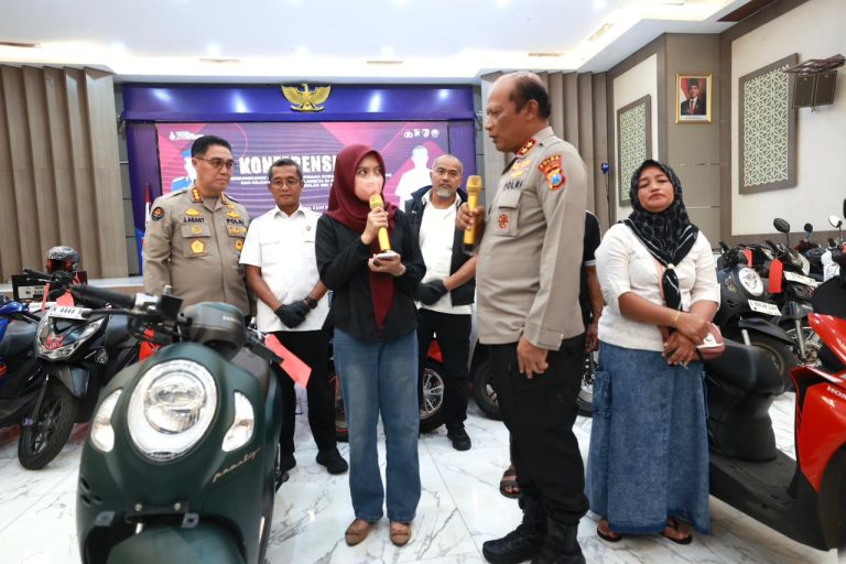 Polda Jatim Kembalikan Motor Korban Curanmor dan Begal Tanpa Biaya