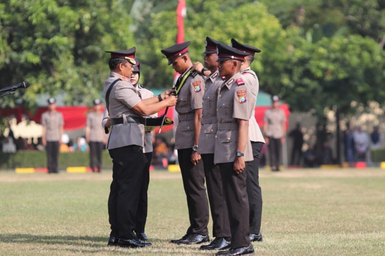 Kapolda Jatim Lantik 971 Bintara Remaja Lulusan SPN Polda Jatim