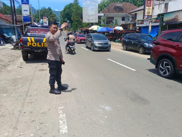 Kapolsek Slahung Pimpin Patroli Presisi, Antisipasi Gangguan Kamtibmas dan Kelancaran Arus Lalu Lintas