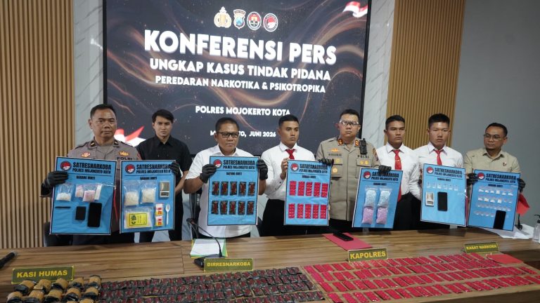 Polres Mojokerto Kota Ungkap Narkoba Temukan 330 Catride Vape Berisi Etomidate