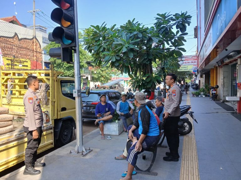 Patroli KRYD Polsek Ponorogo Intensifkan Harkamtibmas dan Antisipasi Kejahatan di Wilayah Kota