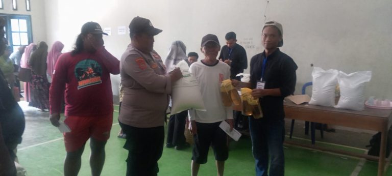 Polsek Slahung Laksanakan Patroli KRYD, Monitoring Penyaluran Beras dan Sampaikan Imbauan Kamtibmas kepada Warga