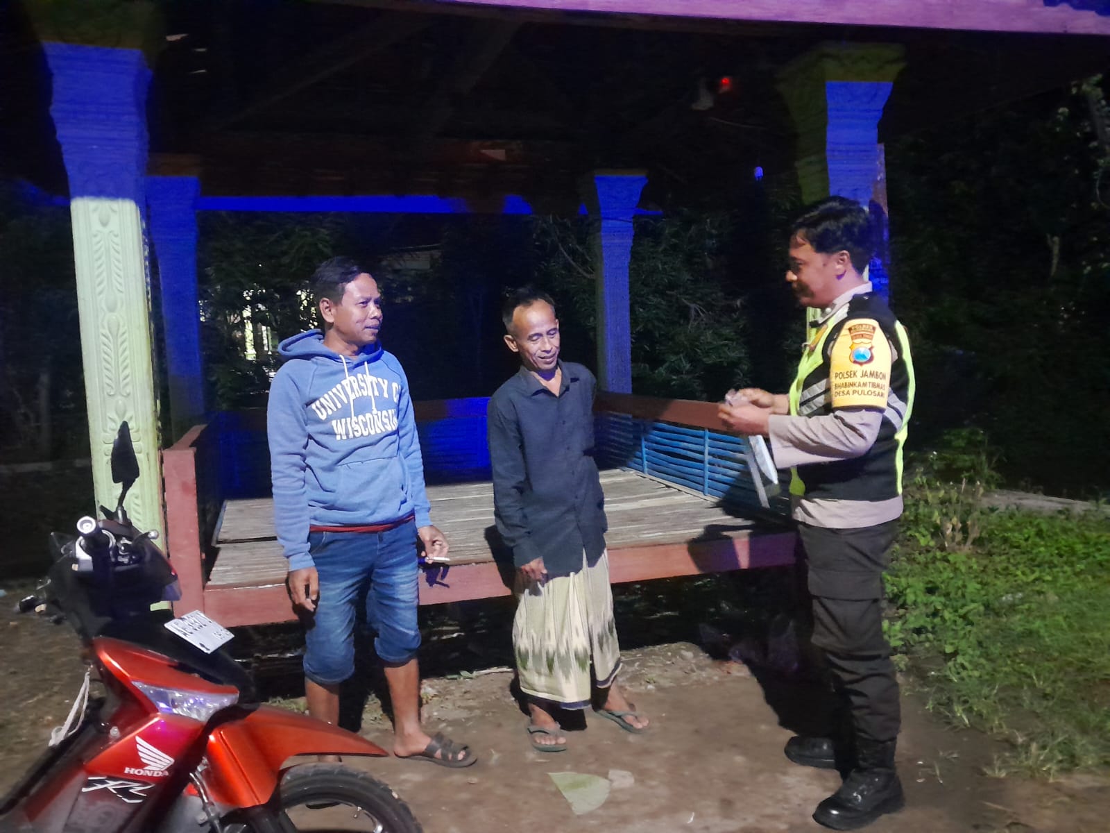 Patroli Blue Light Presisi Polsek Ngrayun Tingkatkan Kewaspadaan Masyarakat dan Antisipasi Gangguan Kamtibmas