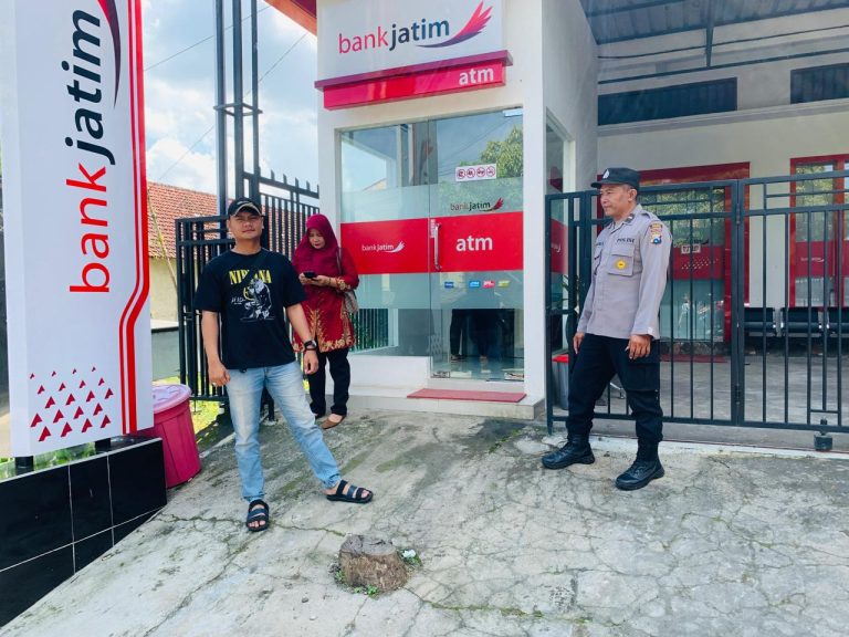 Patroli Presisi Polsek Pulung Tingkatkan Kewaspadaan Warga terhadap Kejahatan dan Keselamatan Berlalu Lintas