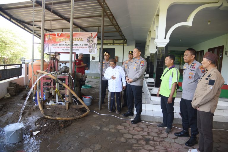 Kado Hari Bhayangkara ke – 80, Polres Bondowoso Bangun Sumur Bor untuk Masyarakat di Sekar Putih