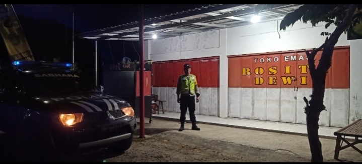 Polsek Sambit Gelar Patroli KRYD Malam Hari, Antisipasi 3C dan Tingkatkan Kewaspadaan Masyarakat