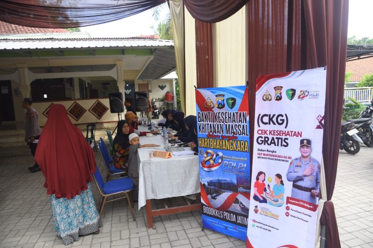 Hari Bhayangkara ke – 80 Polres Bondowoso Gelar Khitan Massal dan Cek Kesehatan Gratis