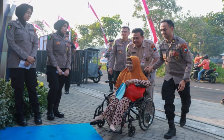 Hari Bhayangkara ke-80, Polda Jatim Gelar Bakkes Layani 2.500 Warga di RS Bhayangkara Jombang