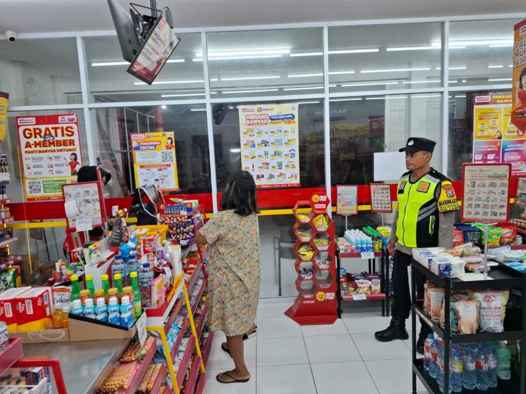 Polsek Jambon Gelar Patroli Blue Light, Antisipasi Balap Liar dan Gangguan Kamtibmas