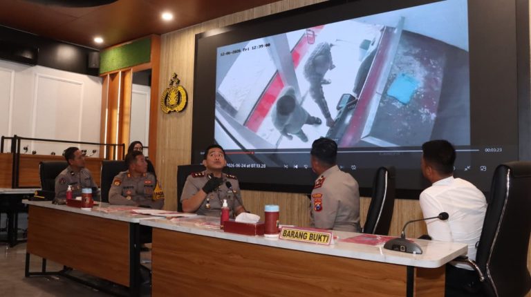 Polres Lamongan Ungkap Jaringan Ganjal ATM Lintas Daerah, 5 Tersangka Residivis Diamankan