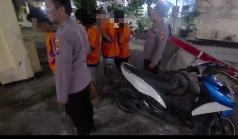 Polres Pelabuhan Tanjungperak Bongkar Sindikat Pencuri Belasan Unit AC, Empat Tersangka Diamankan