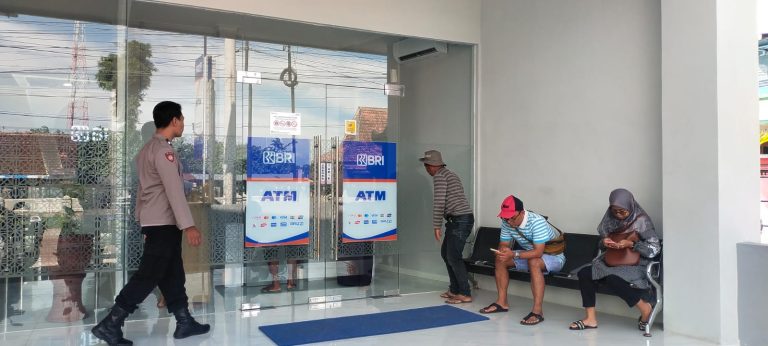 Patroli Presisi Polsek Jenangan Intensifkan Pengamanan Objek Vital dan Antisipasi Gangguan Kamtibmas