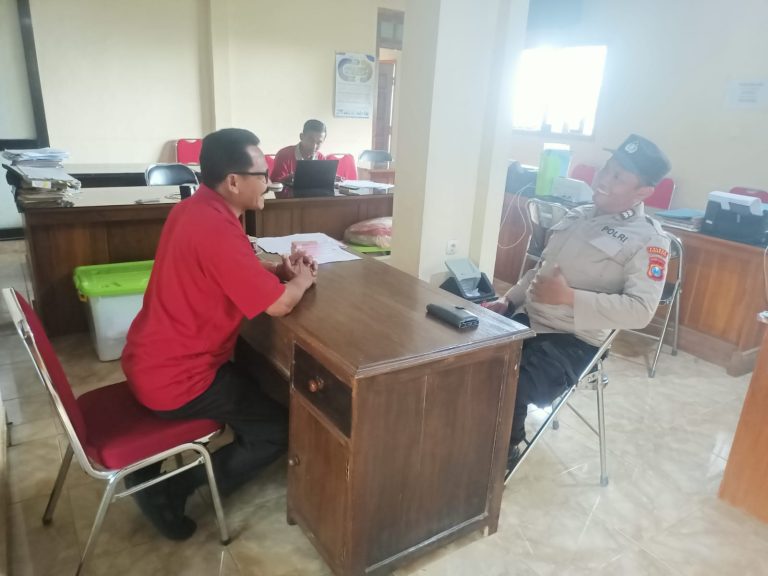 Patroli Presisi Polsek Pudak Intensifkan Pengamanan dan Imbauan Tertib Berlalu Lintas