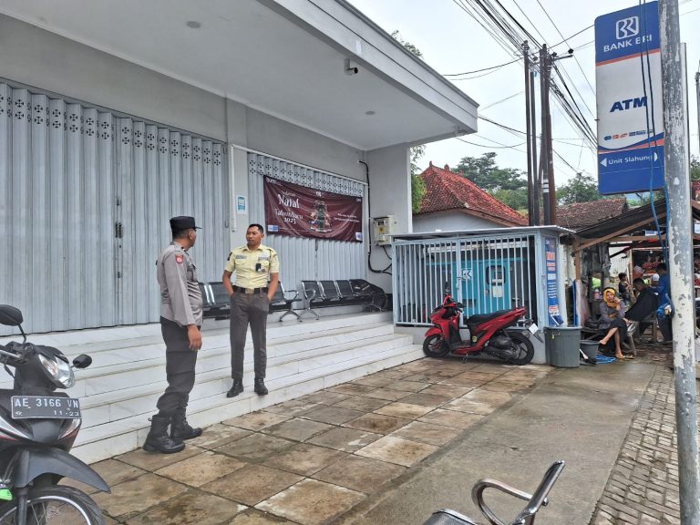 Patroli KRYD Polsek Slahung Intensifkan Pengawasan SPBU, ATM dan Jalur Ponorogo-Pacitan
