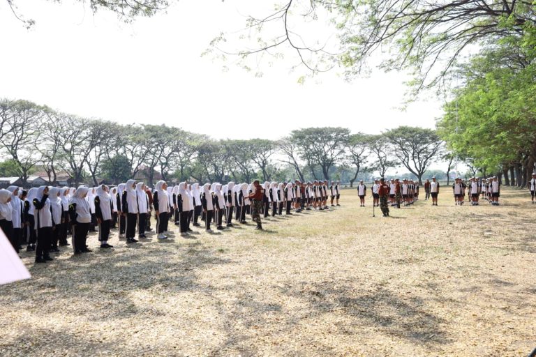 Tahun Ajaran Baru, Kodim Ponorogo Latih PBB dan Wasbang Para Siswa